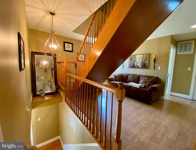 327 BARCELONA DR, Toms River, NJ 08753