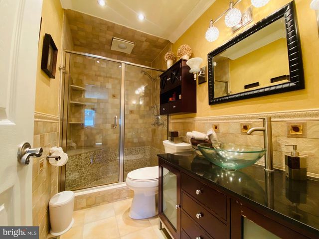 327 BARCELONA DR, Toms River, NJ 08753