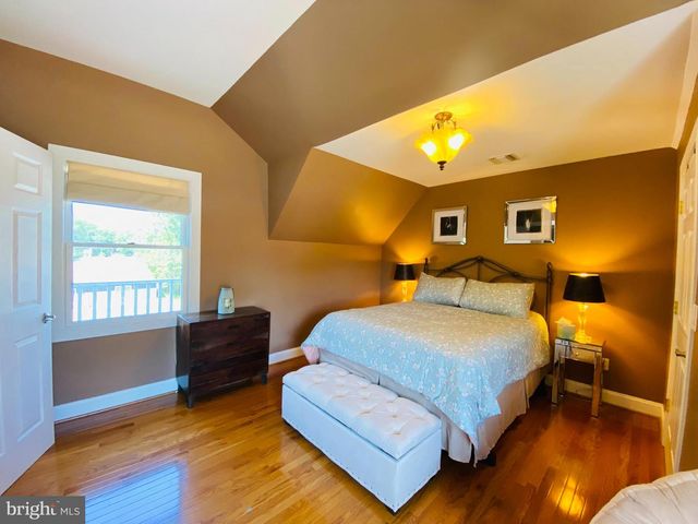 327 BARCELONA DR, Toms River, NJ 08753