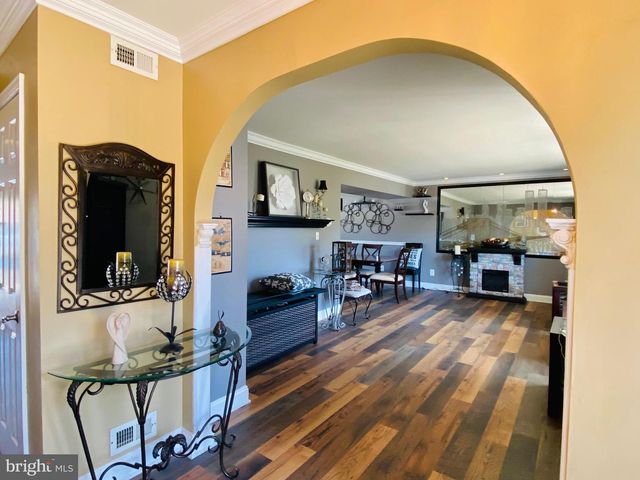 327 BARCELONA DR, Toms River, NJ 08753