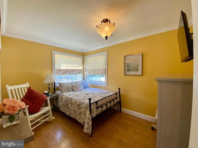 327 BARCELONA DR, Toms River, NJ 08753