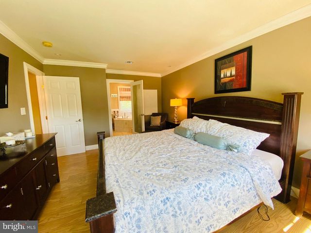 327 BARCELONA DR, Toms River, NJ 08753