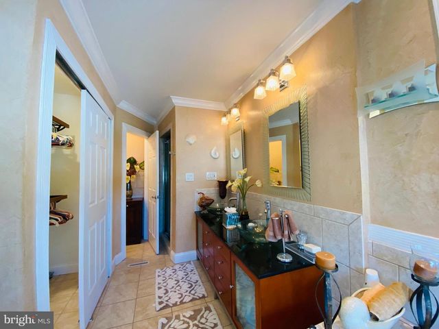 327 BARCELONA DR, Toms River, NJ 08753