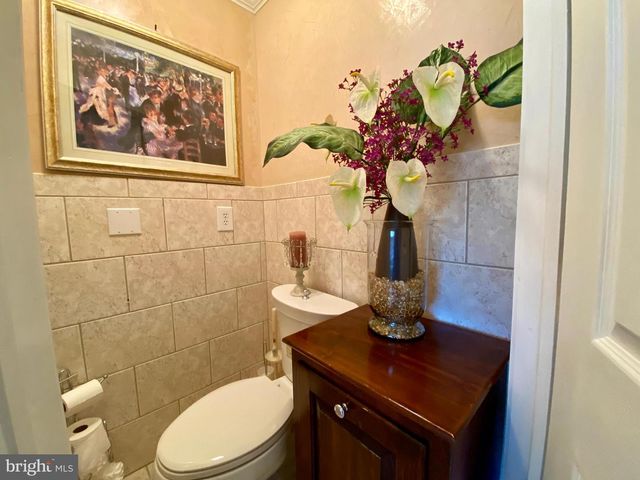 327 BARCELONA DR, Toms River, NJ 08753