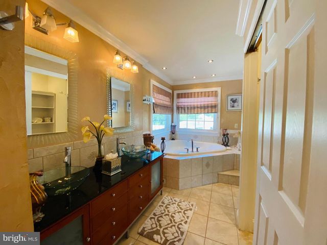 327 BARCELONA DR, Toms River, NJ 08753