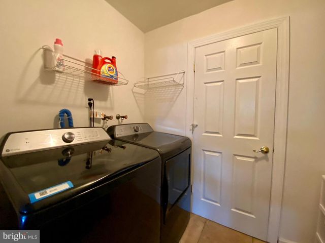 327 BARCELONA DR, Toms River, NJ 08753
