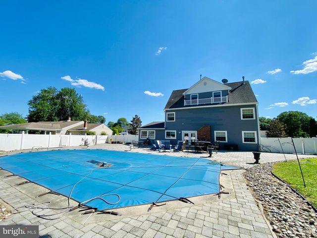 327 BARCELONA DR, Toms River, NJ 08753