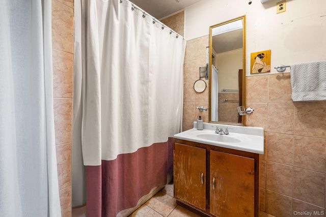 601 Knickerbocker Avenue, Brooklyn, NY 11221
