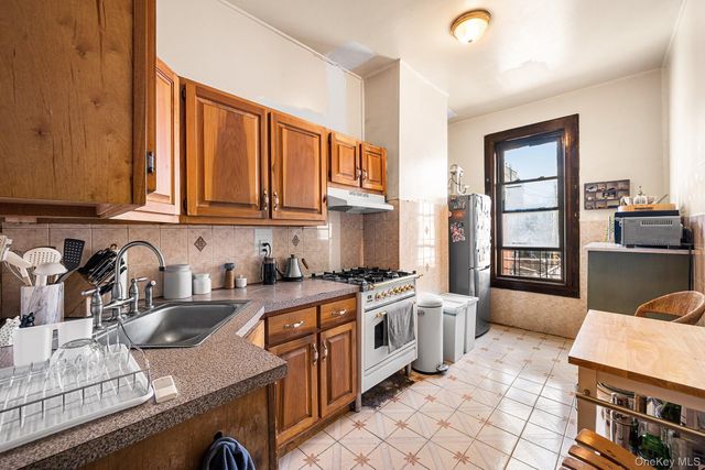 601 Knickerbocker Avenue, Brooklyn, NY 11221
