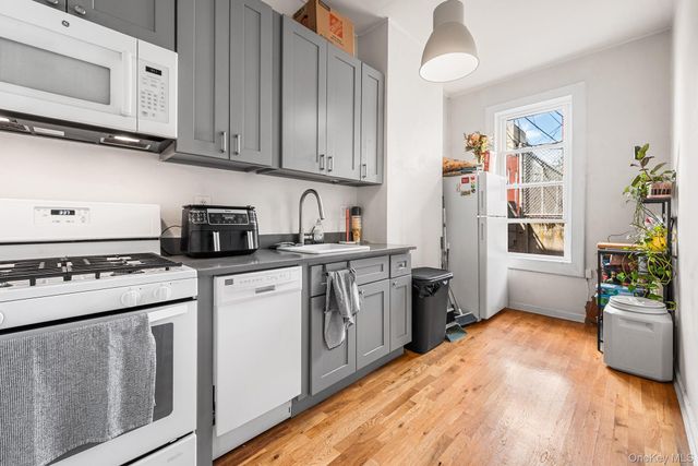 601 Knickerbocker Avenue, Brooklyn, NY 11221