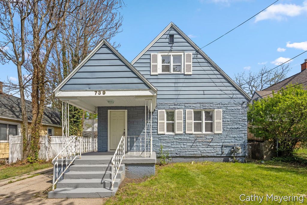 739 Griggs Street, Grand Rapids, MI 49507