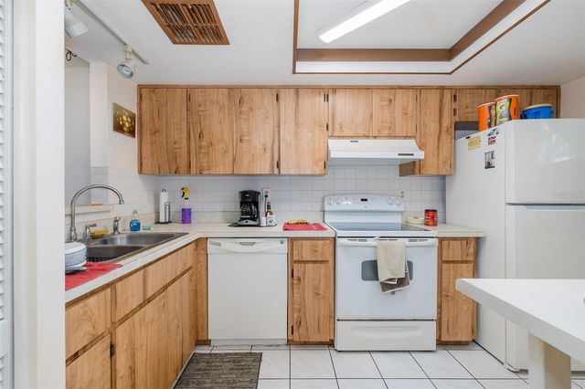 8310 HIGH POINT CIRCLE 4, Port Richey, FL 34668