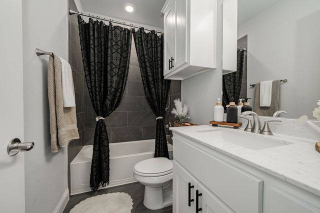 248 Waters Ridge Drive, Lavon, TX 75166