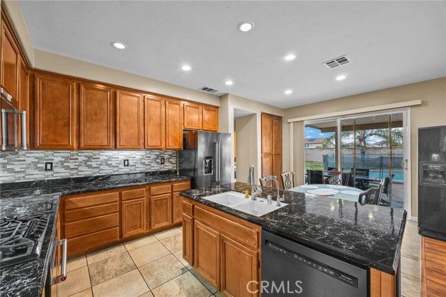 150 saddleback Way, Perris, CA 92570