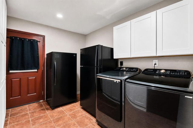 300 Hidden Oaks Drive, Point Blank, TX 77364
