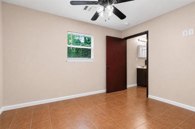 300 Hidden Oaks Drive, Point Blank, TX 77364
