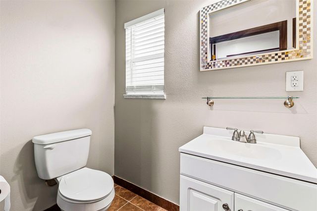 300 Hidden Oaks Drive, Point Blank, TX 77364