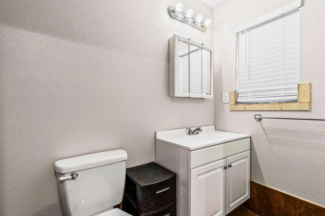 300 Hidden Oaks Drive, Point Blank, TX 77364