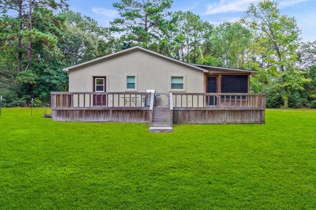 300 Hidden Oaks Drive, Point Blank, TX 77364