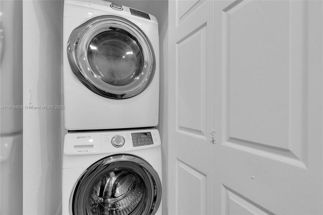 1516 SW 147th Ave, Pembroke Pines, FL 33027