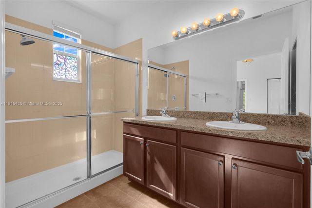 1516 SW 147th Ave, Pembroke Pines, FL 33027