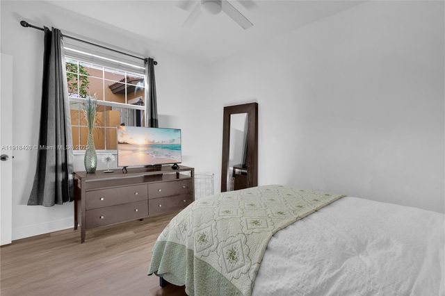 1516 SW 147th Ave, Pembroke Pines, FL 33027