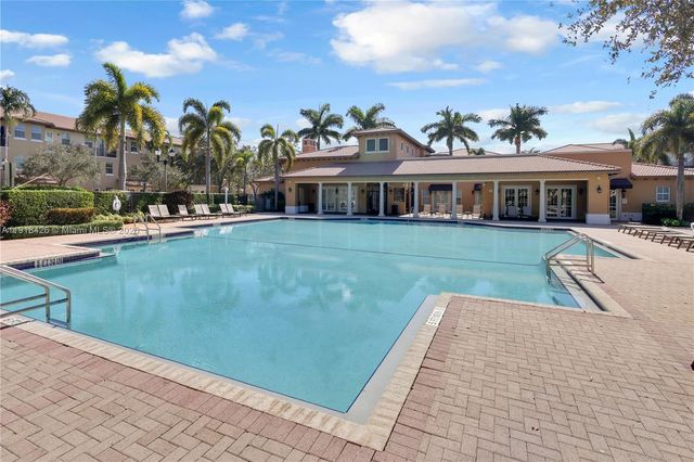1516 SW 147th Ave, Pembroke Pines, FL 33027