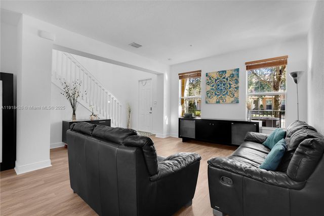 1516 SW 147th Ave, Pembroke Pines, FL 33027