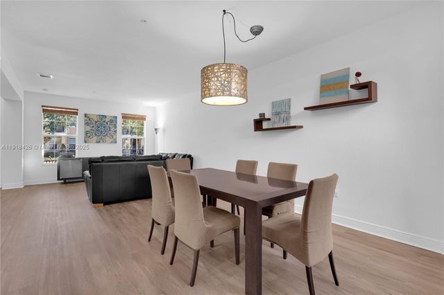 1516 SW 147th Ave, Pembroke Pines, FL 33027