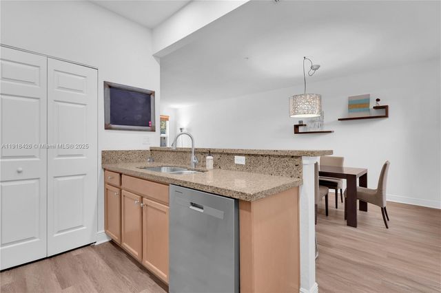 1516 SW 147th Ave, Pembroke Pines, FL 33027