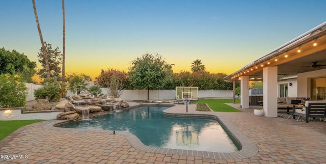 4301 E MOUNTAIN VIEW Road, Phoenix, AZ 85028