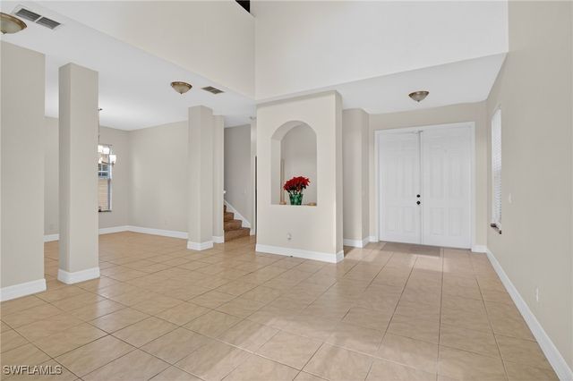 5012 Fairhaven LN, Naples, FL 34109