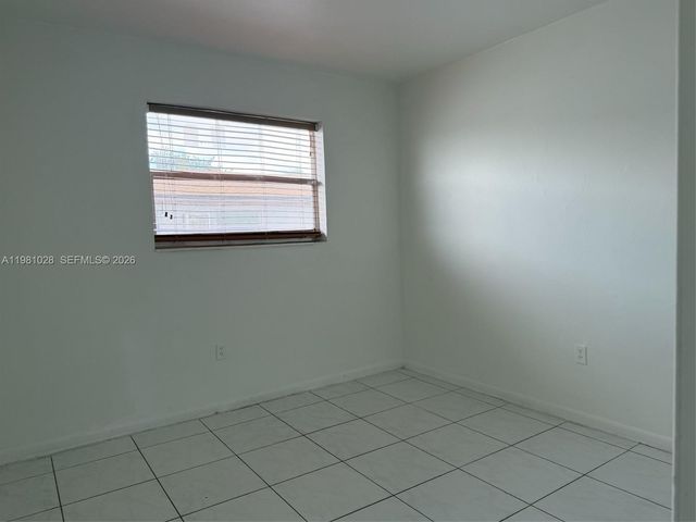 1445 W 28th St 6, Hialeah, FL 33010