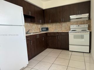 1445 W 28th St 6, Hialeah, FL 33010