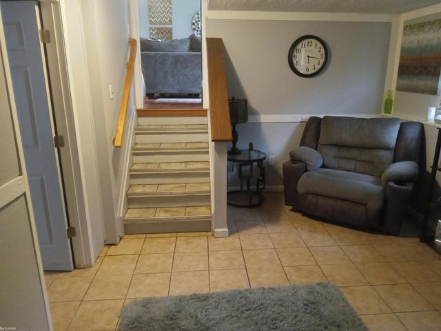 28751 E Leroy Street, Romulus, MI 48174