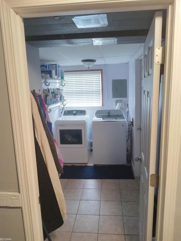 28751 E Leroy Street, Romulus, MI 48174