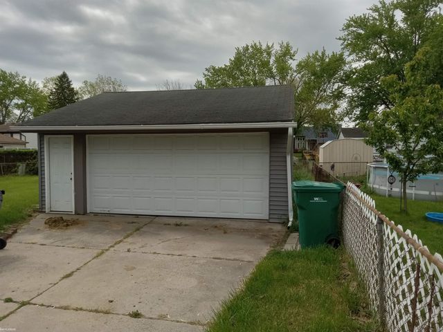 28751 E Leroy Street, Romulus, MI 48174