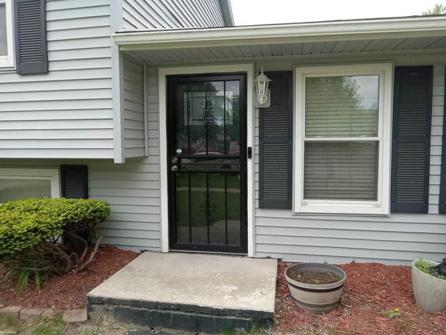 28751 E Leroy Street, Romulus, MI 48174