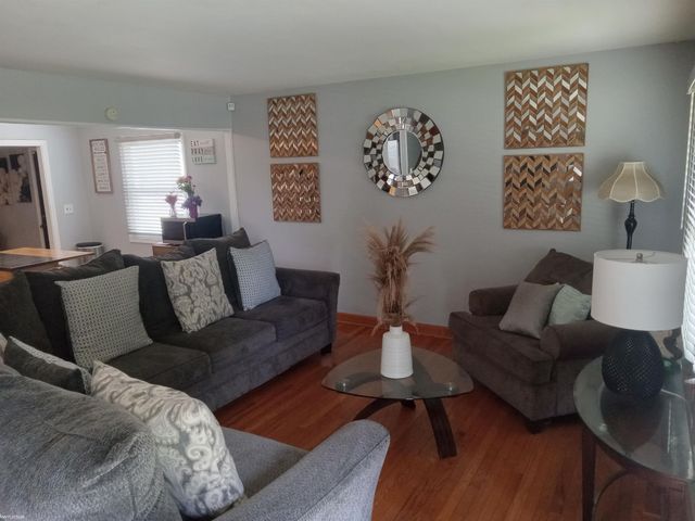 28751 E Leroy Street, Romulus, MI 48174
