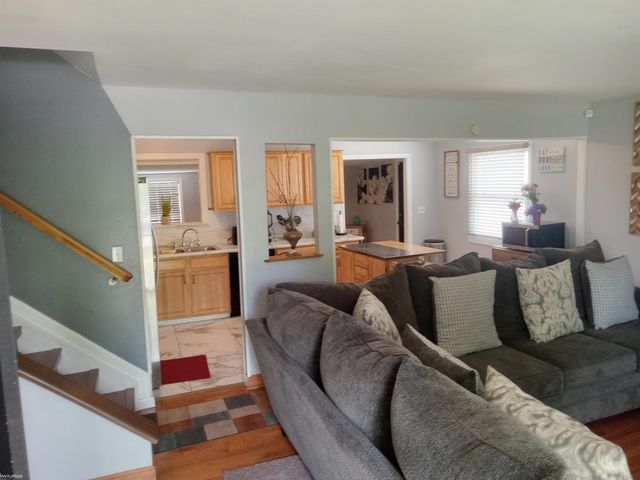 28751 E Leroy Street, Romulus, MI 48174