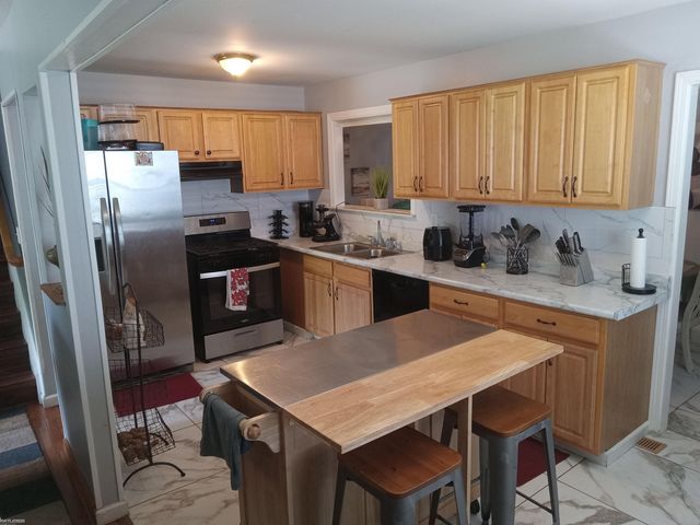 28751 E Leroy Street, Romulus, MI 48174