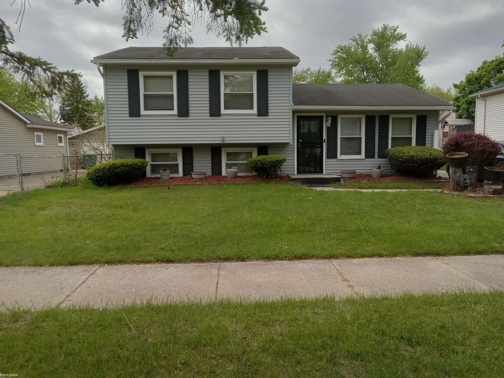 28751 E Leroy Street, Romulus, MI 48174