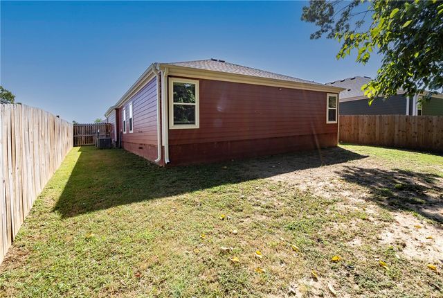 5869 W Holdcroft Drive, Fayetteville, AR 72704