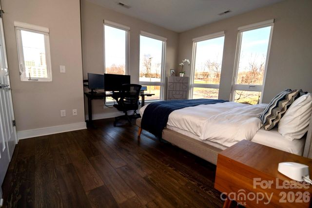 406 Southend Crossing Lane, Charlotte, NC 28203