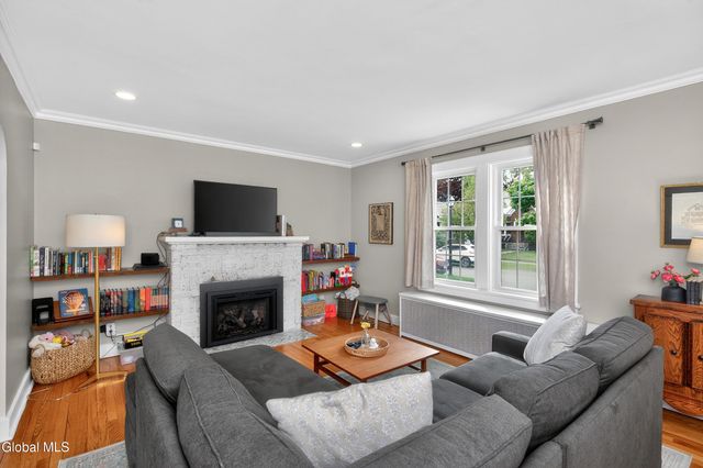 39 Van Buren Street, Albany, NY 12206