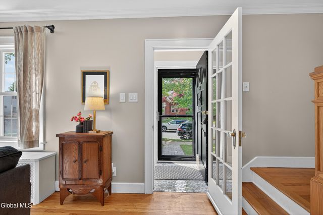 39 Van Buren Street, Albany, NY 12206