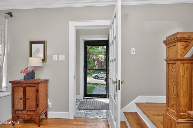 39 Van Buren Street, Albany, NY 12206