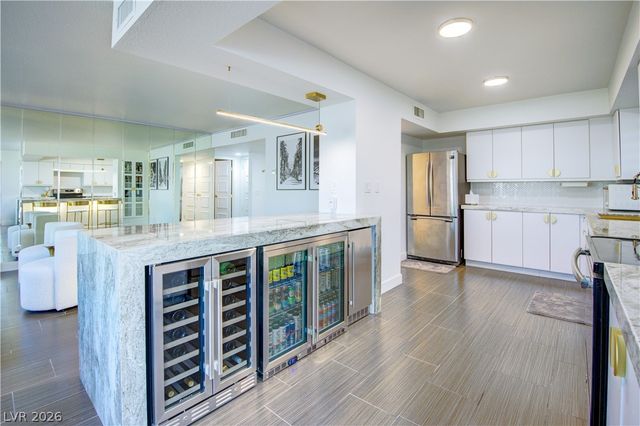 205 East Harmon Avenue 406, Las Vegas, NV 89169