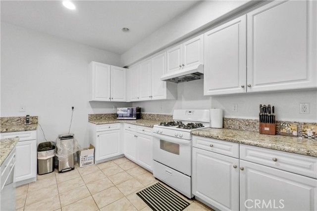 7042 Logsdon, Eastvale, CA 92880