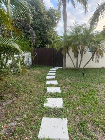 1270 NE 210th Terrace B, Miami, FL 33179